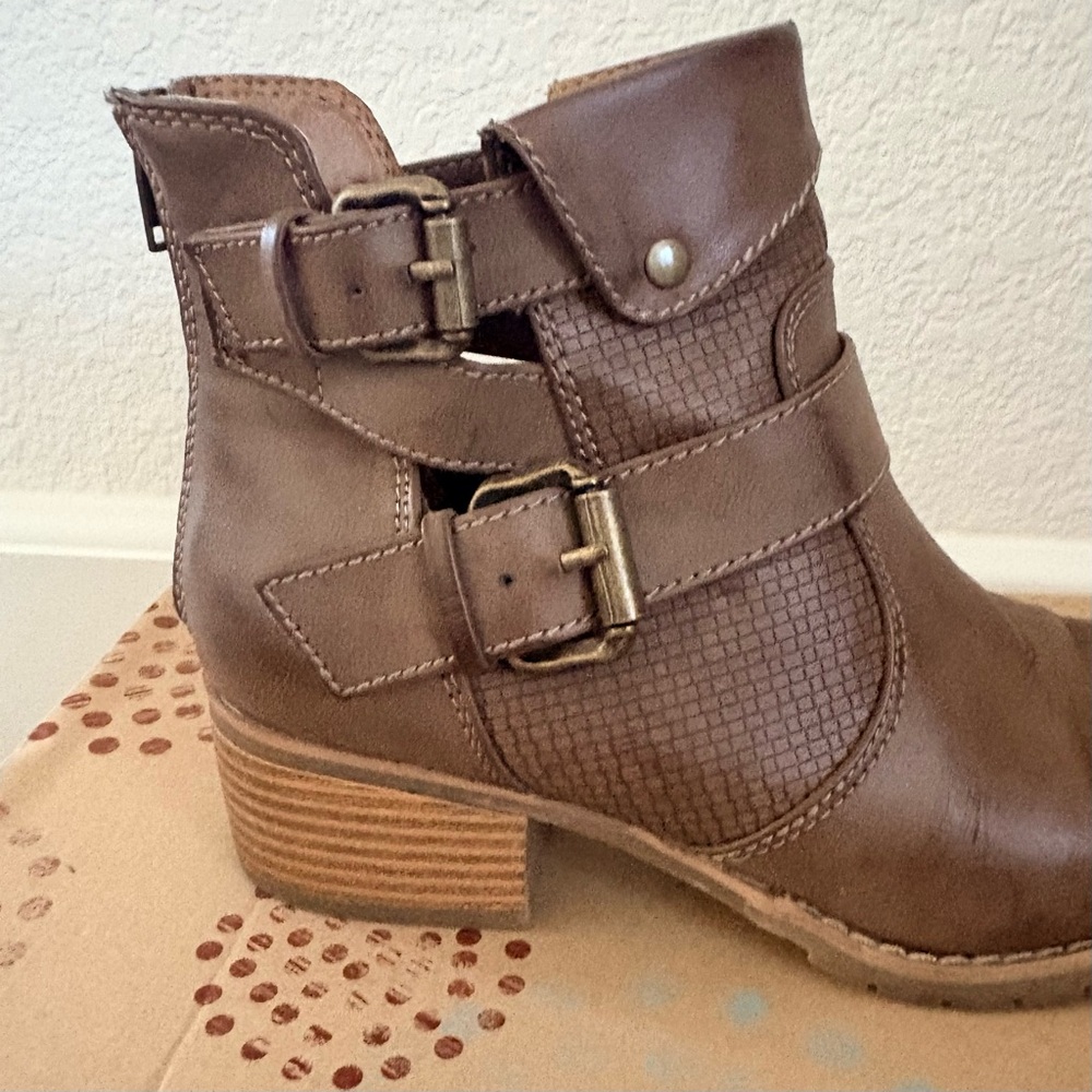 Eurosoft by Sofft Mayra Ankle Boots - Picture 7 of 13
